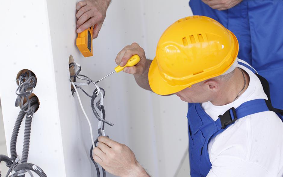 recherche électricien bâtiment Élancourt